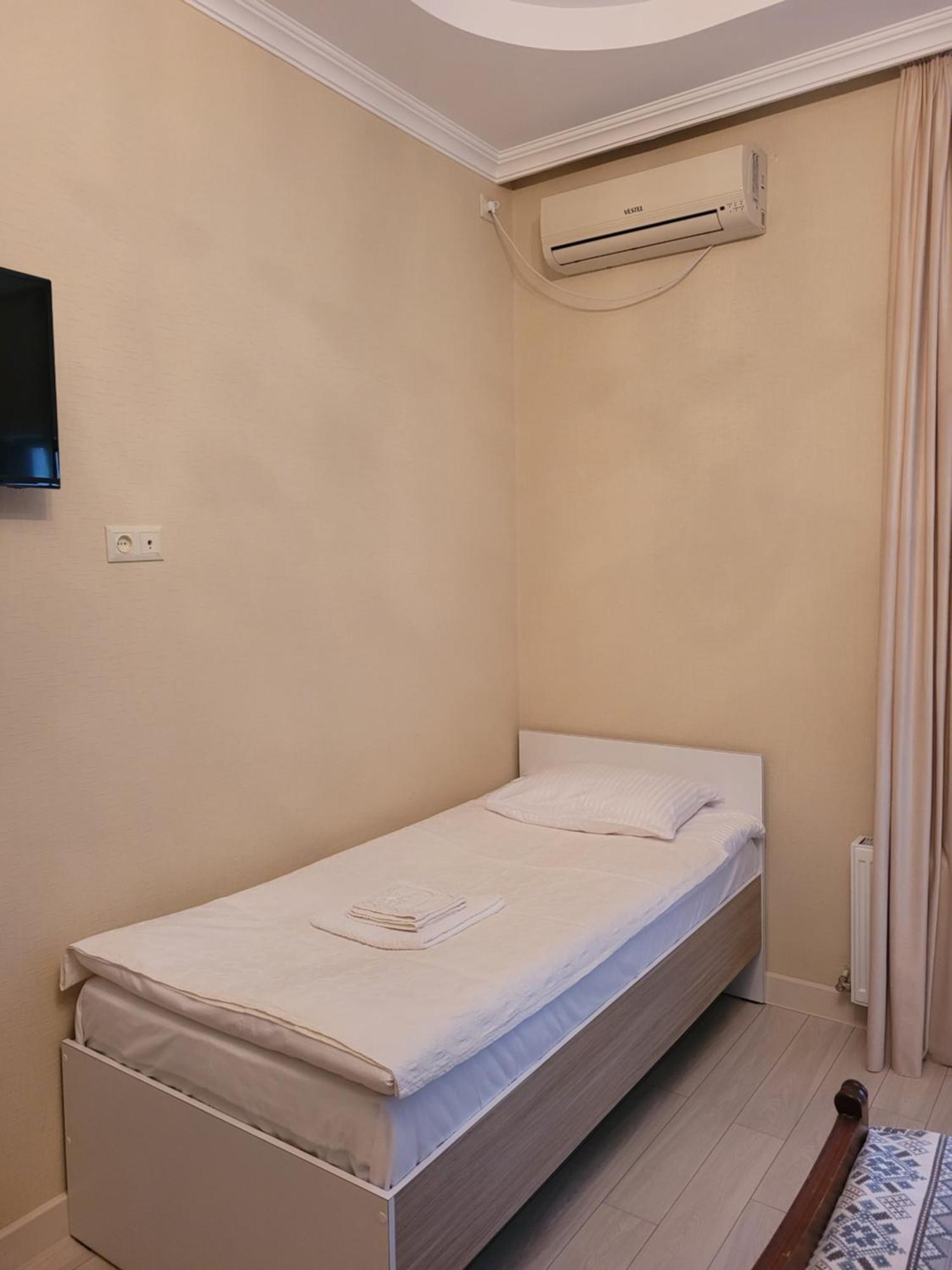 Hotel Dika Kutaissi Zimmer foto